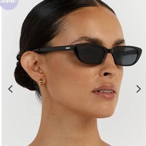 Dissh Xander Cat Eye Sunglasses in Black